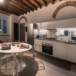 Borgo San Leonardo , Bergamo Italy